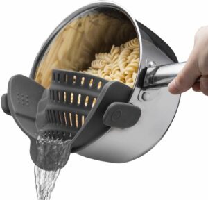 Kitchen Gizmo Snap N' Strain - Silicone Clip-On Colander, Heat Resistant Drainer for Vegetables and Pasta Noodles, Kitchen Gadgets for Bowl, Pots, and Pans - Essential Home Cooking Tools - Grey 